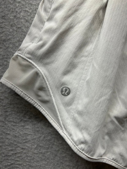 Lululemon Hotty Hot Short II 2.5" Size 6 Reg White