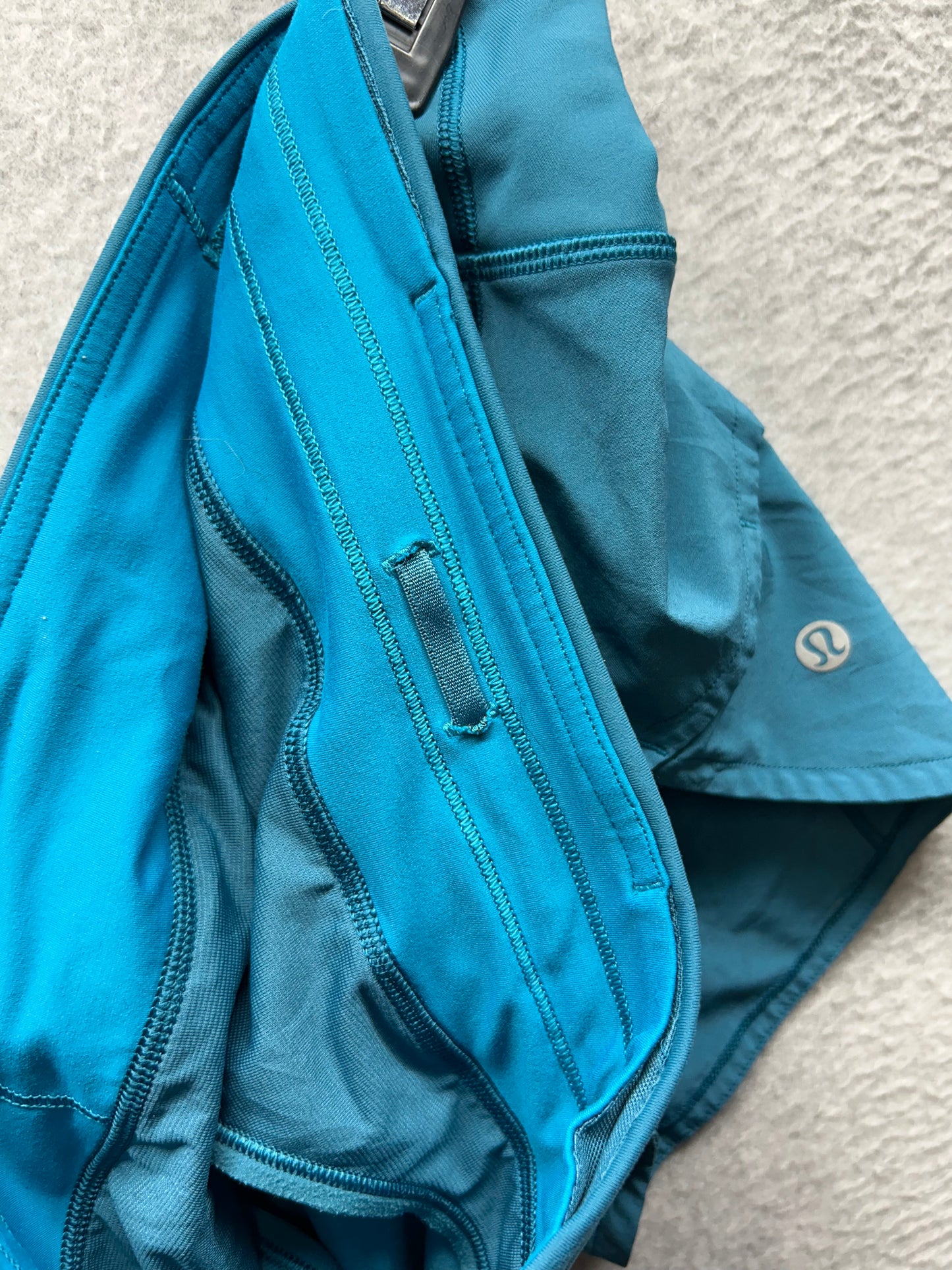 Lululemon Speed Up Short 2.5" Size 6 Pacific Teal