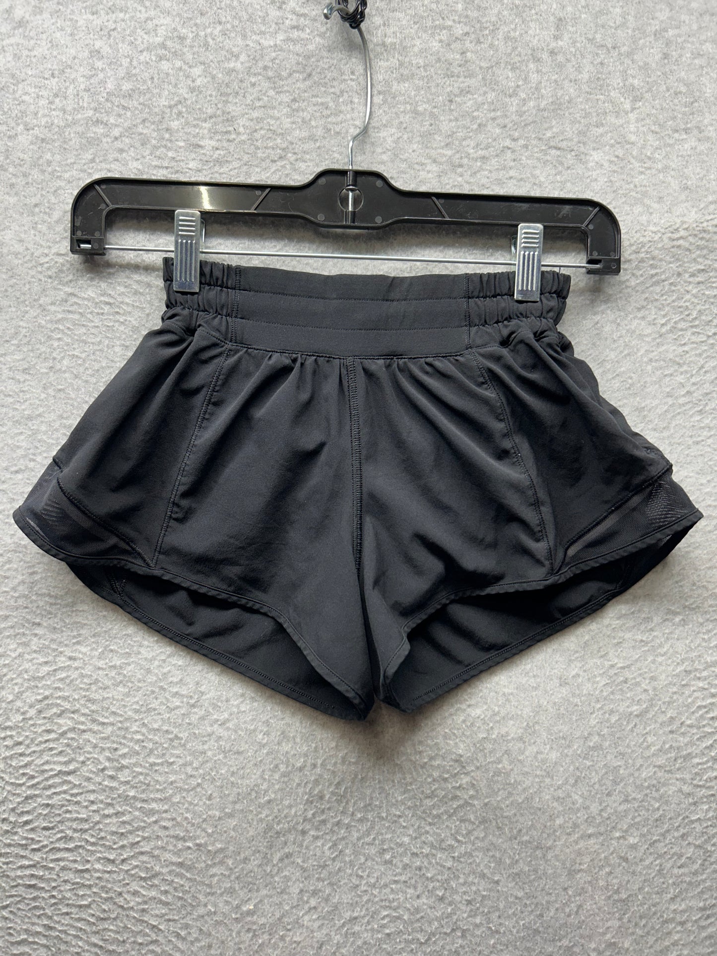 Lululemon Hotty Hot Low-Rise Lined Short 2.5" Size 2 Black