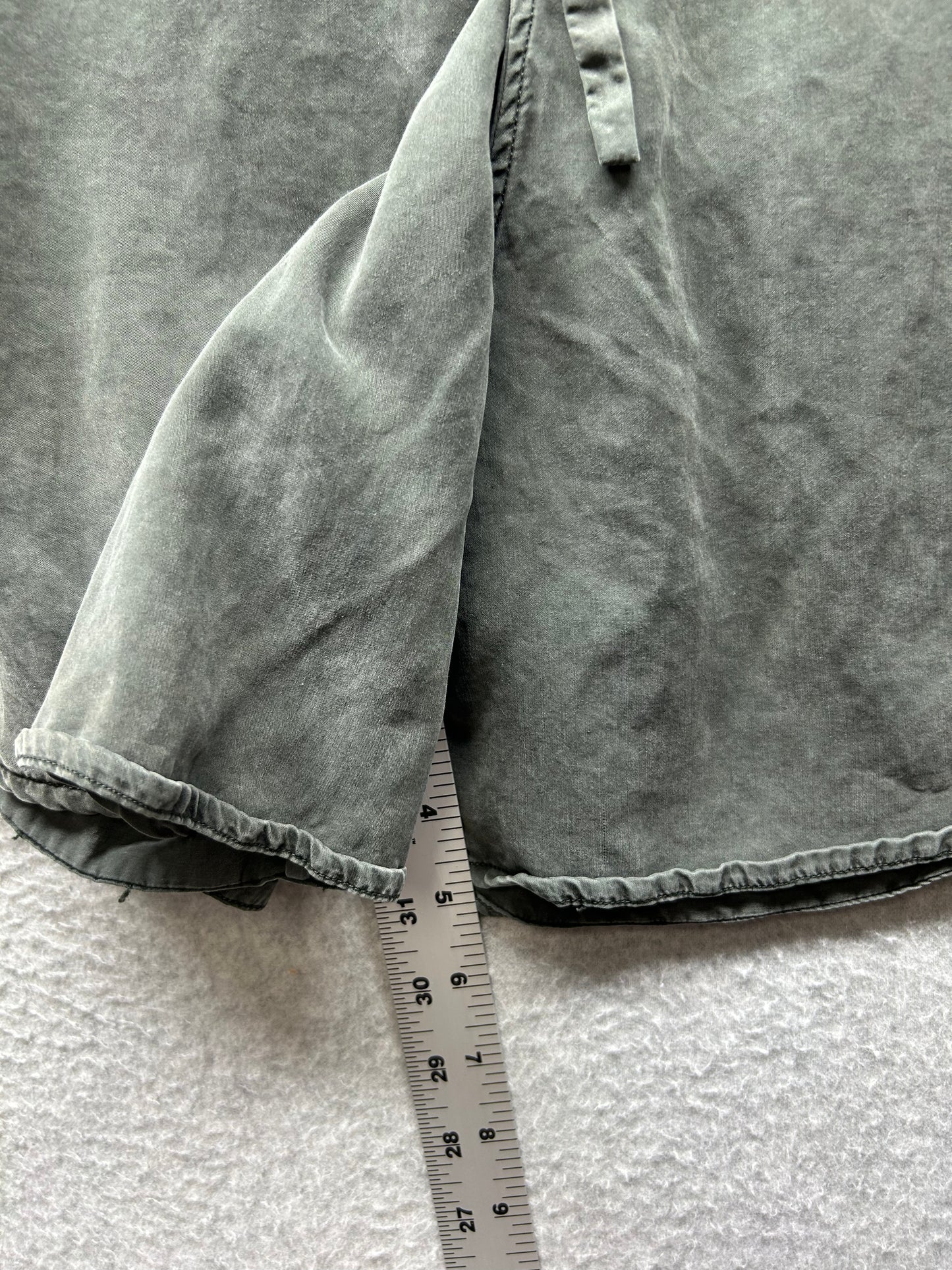 Lululemon Move Lightly Short 5.5" Size 4 Evergreen