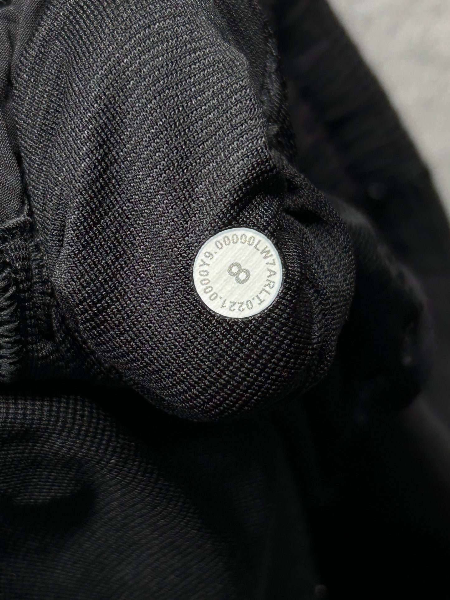 Lululemon Hotty Hot Short II Long 4" Size 8 Black