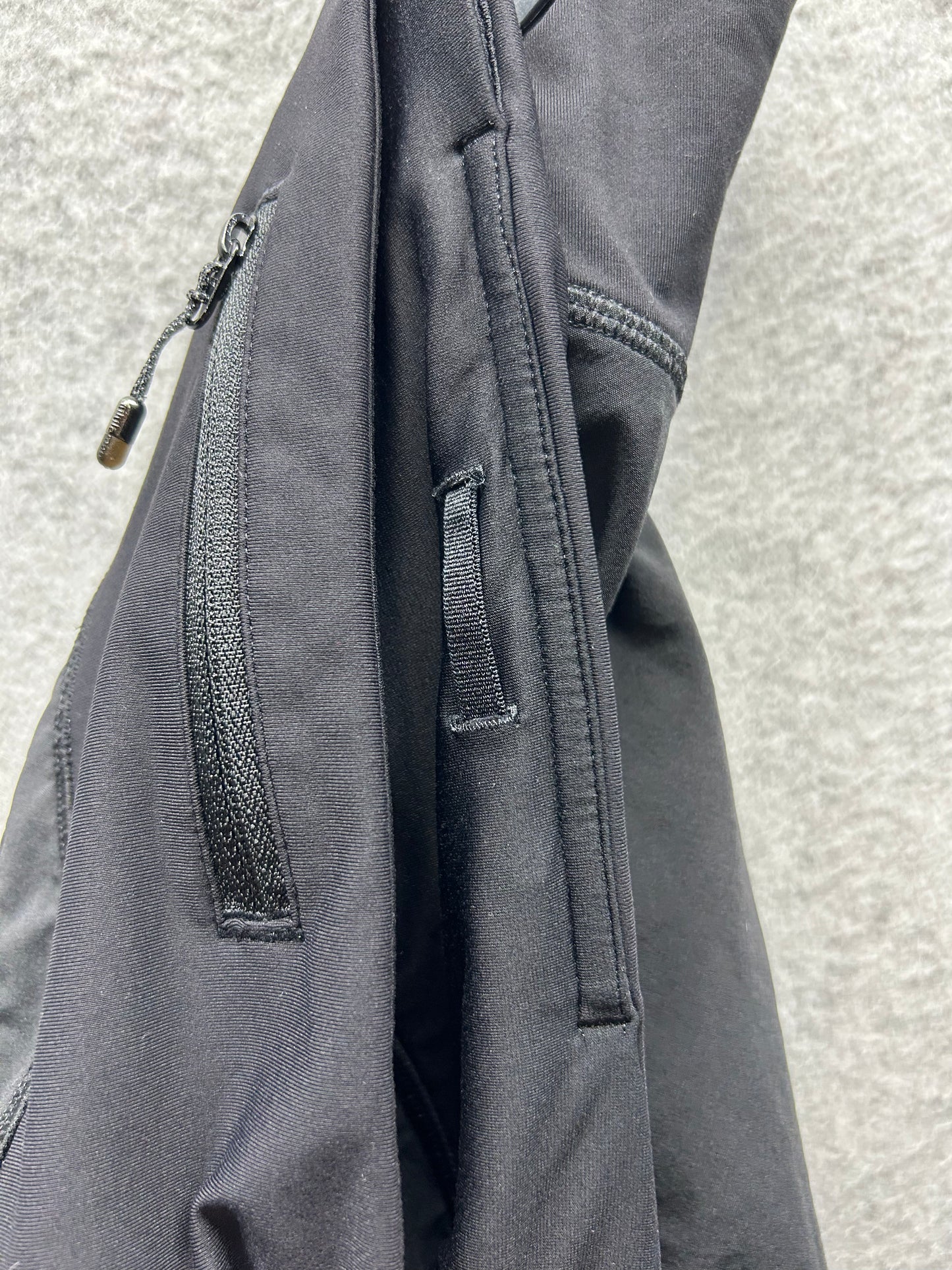 Lululemon Run Times Short Stretch 4" Size 6 Black
