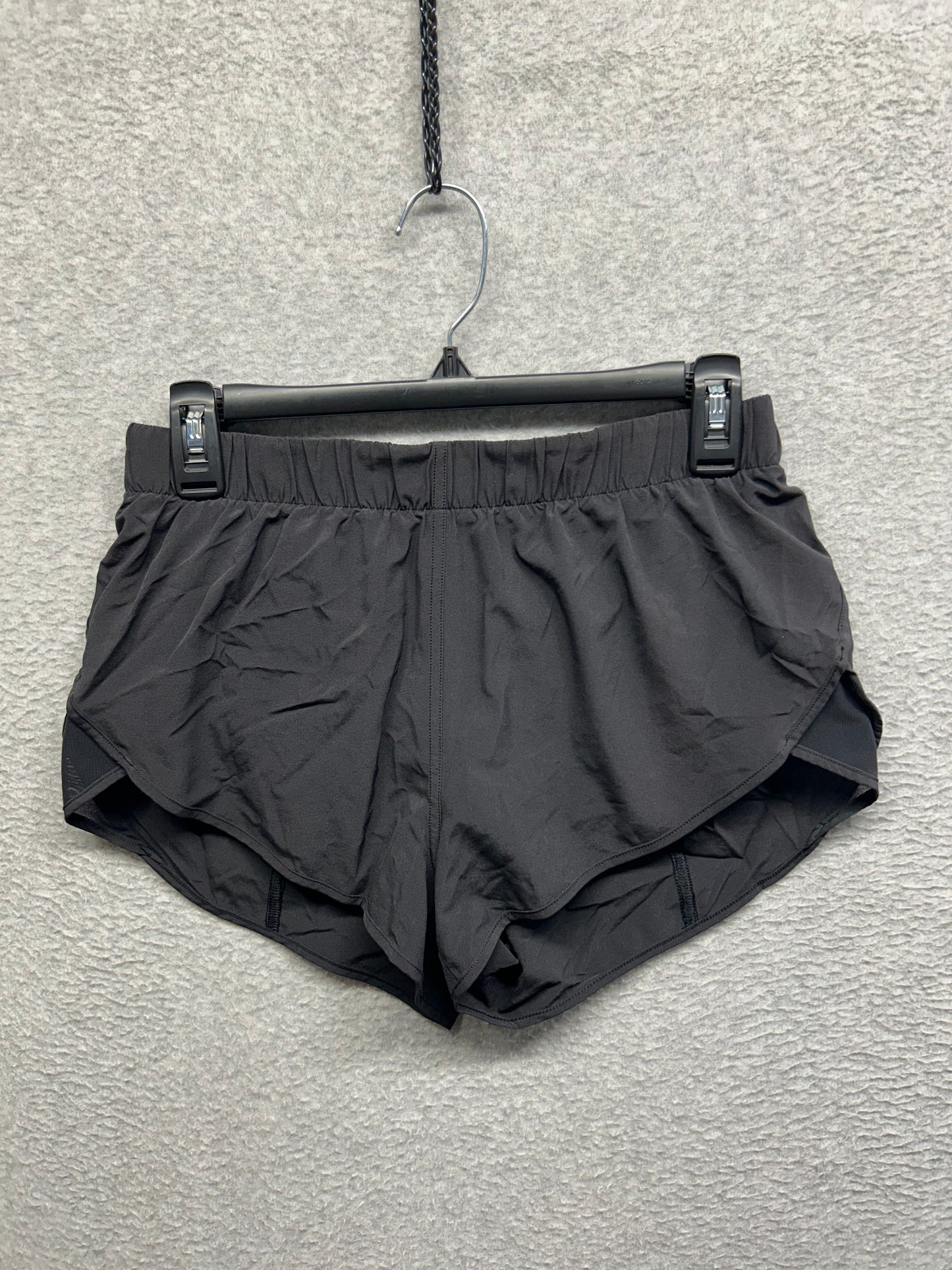 Lululemon Back In Action Short Size 6 Black