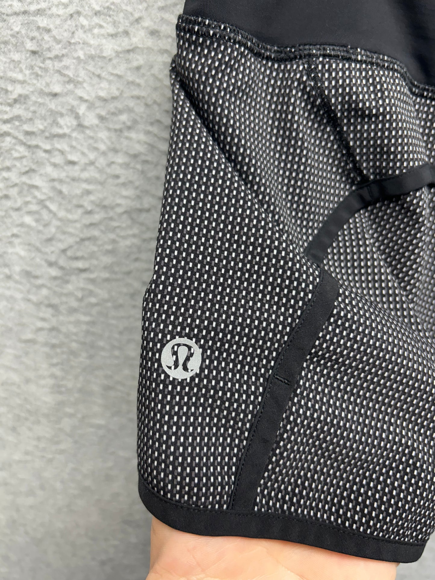 Lululemon Run Times Short Size 6 Teeny Check Print White Black