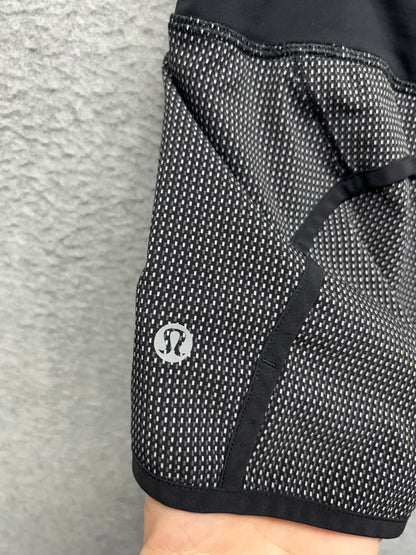Lululemon Run Times Short Size 6 Teeny Check Print White Black
