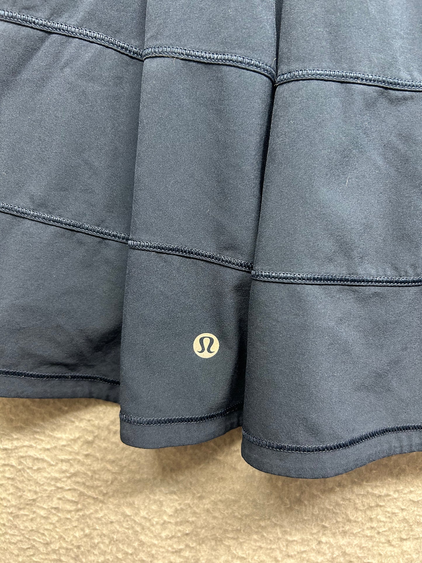 Lululemon Pace Rival Skirt 15" Size 6 True Navy