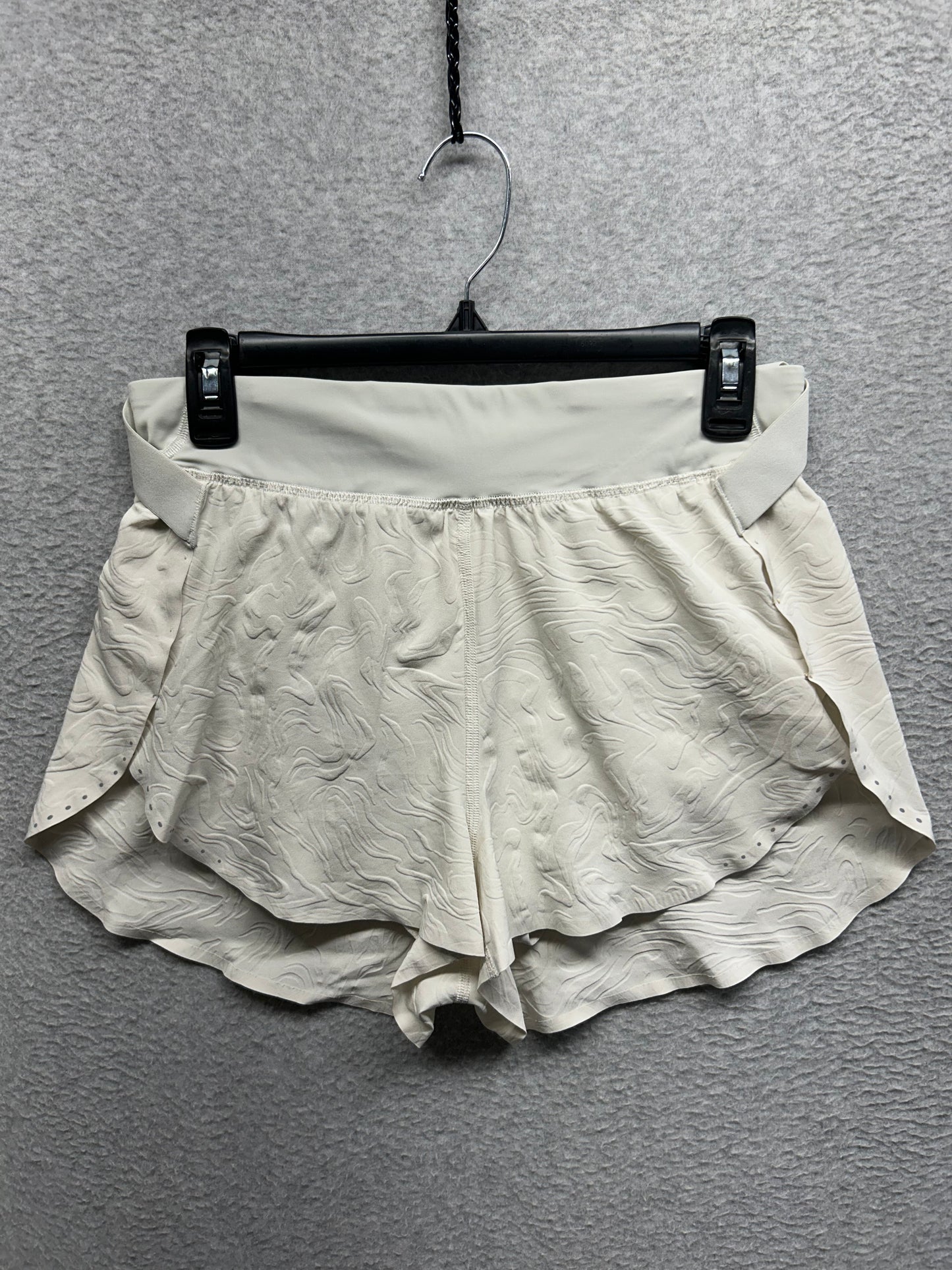 Lululemon Fast and Free High-Rise Short 2" Size 6 In-Sense Emboss Mini Bone