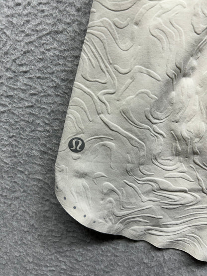 Lululemon Fast and Free High-Rise Short 2" Size 6 In-Sense Emboss Mini Bone