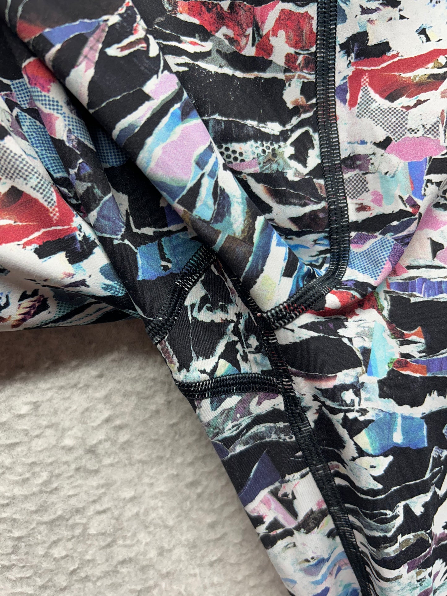 Lululemon Break Free Tight 25" Size 8 Culture Clash Starlight Black