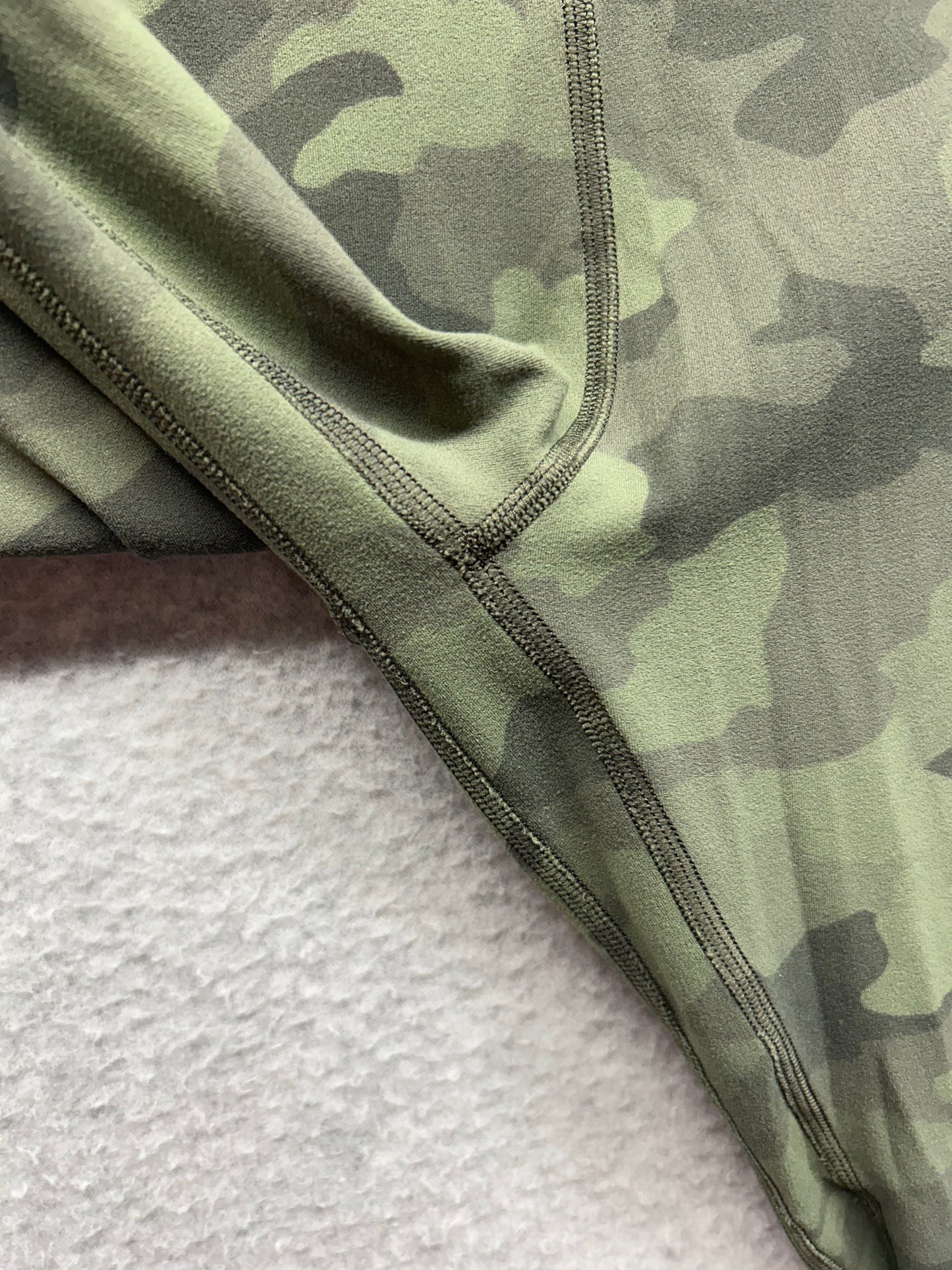 Lululemon Align Crop 21" Size 8 Heritage 365 Camo Green Twill Multi