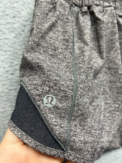 Lululemon Hotty Hot Short II 2.5" Size 6 Heather Lux Multi Black