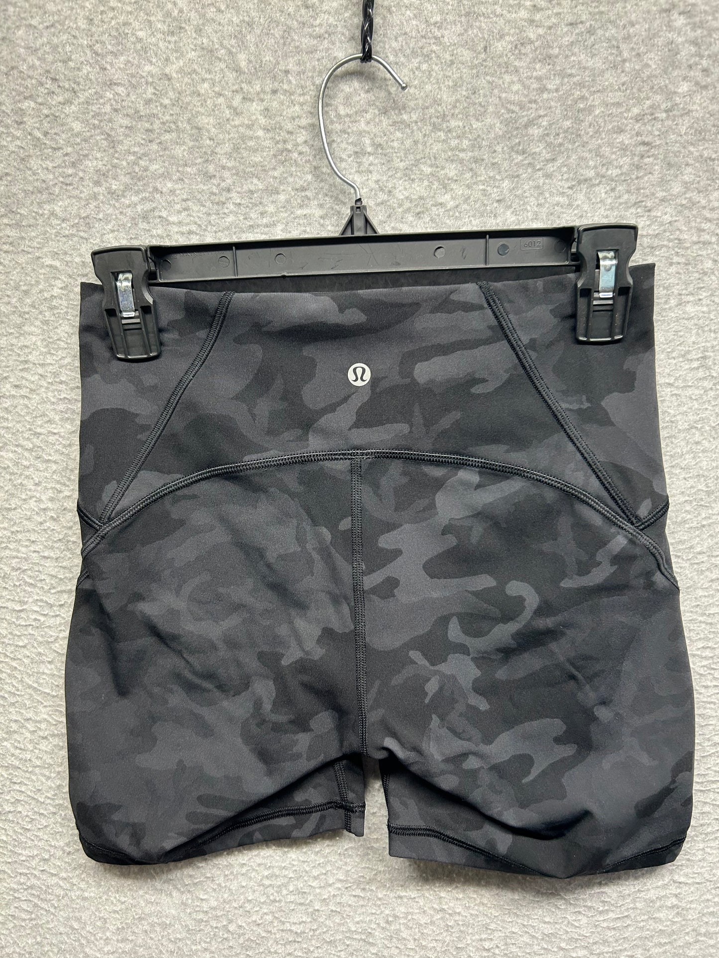 Lululemon Shorts Size 6 Black Camo