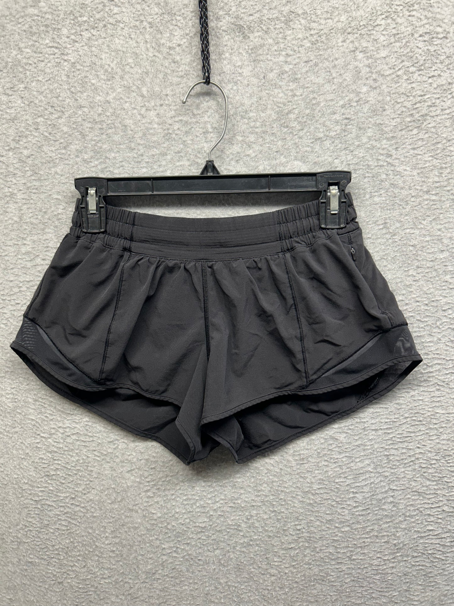 Lululemon Hotty Hot Short II 2.5" Size 6 Black