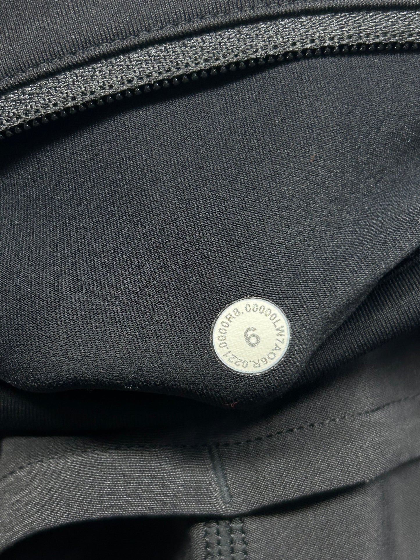 Lululemon Speed Up Short 2.5" Size 6 Black