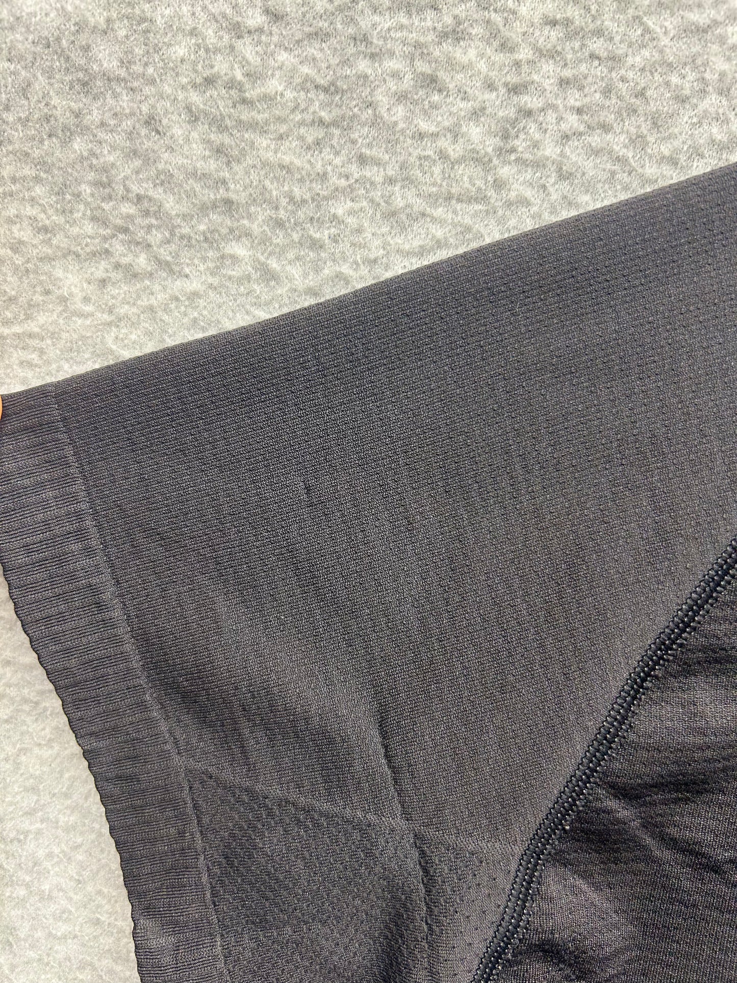 Lululemon Swiftly Tech Short Sleeve Crew Size 12 White / Black Gradient