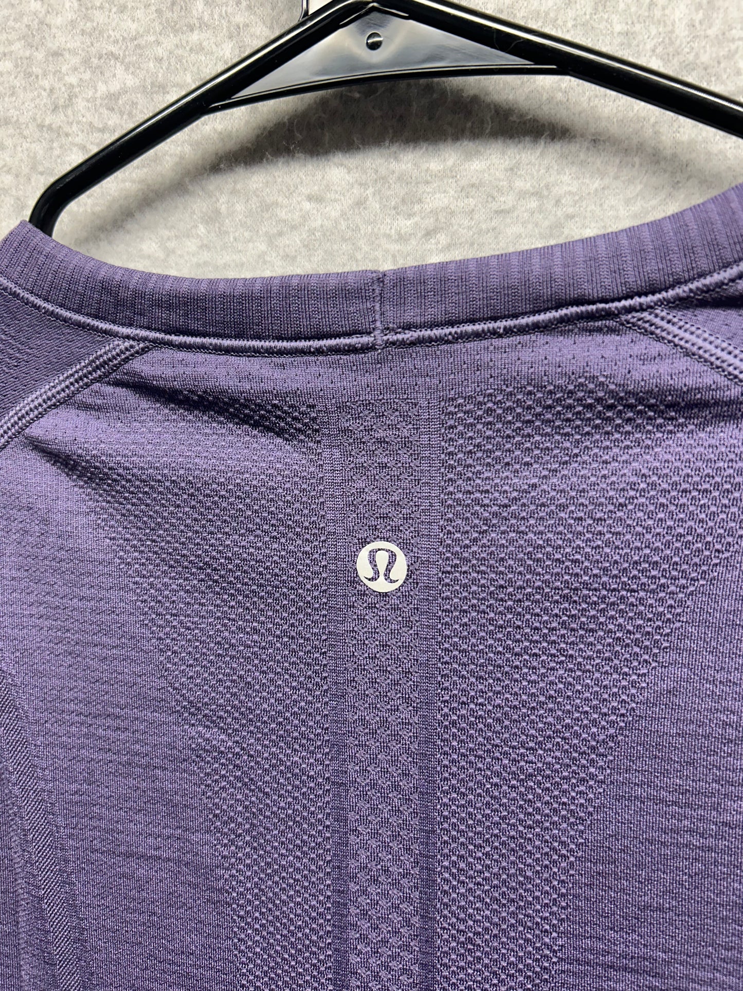 Lululemon Run: Swiftly Tech Short Sleeve Size 10 Purple Swan