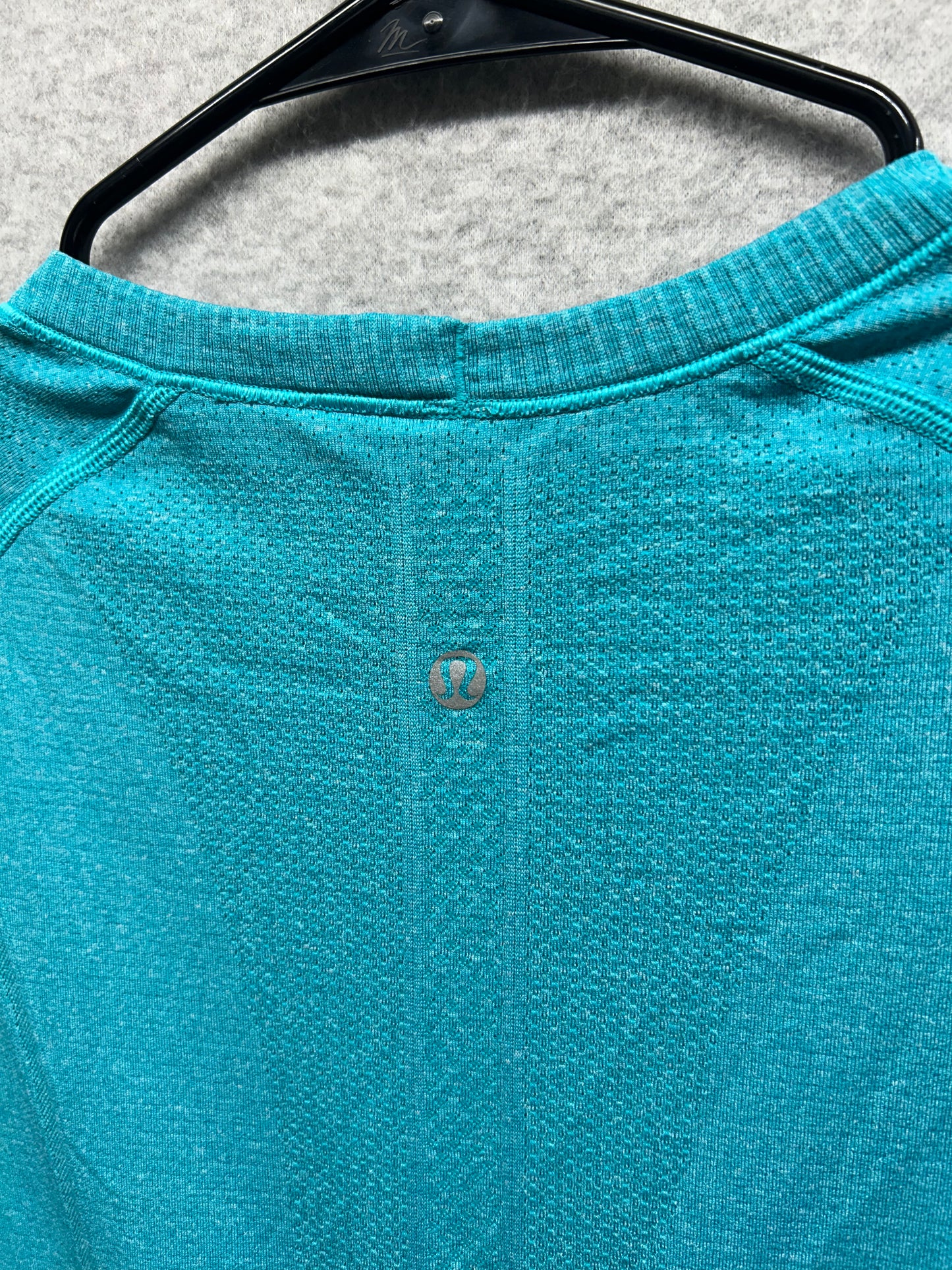 Lululemon Run: Swiftly Tech Short Sleeve Size 12 Heathered Surge Teal Blue