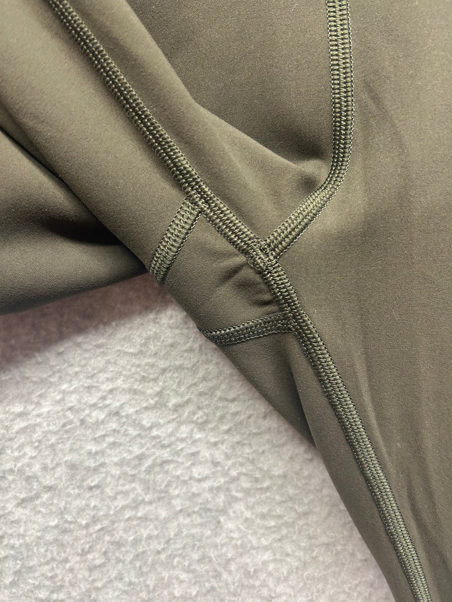 Lululemon In Movement 7/8 Tight Everlux 25" Size 8 Dark Olive