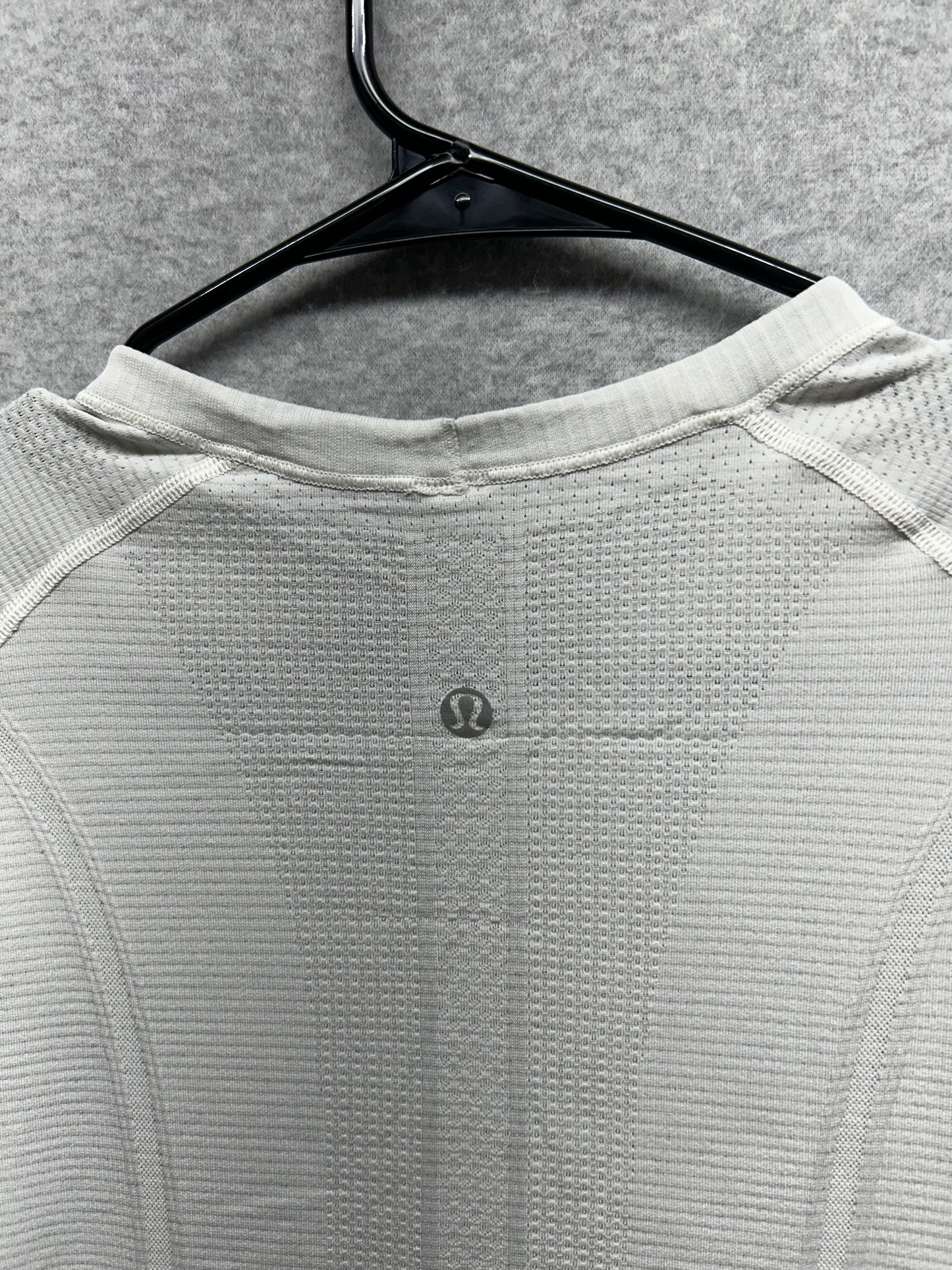 Lululemon Swiftly Tech Long Sleeve Crew Size 10 Heathered White