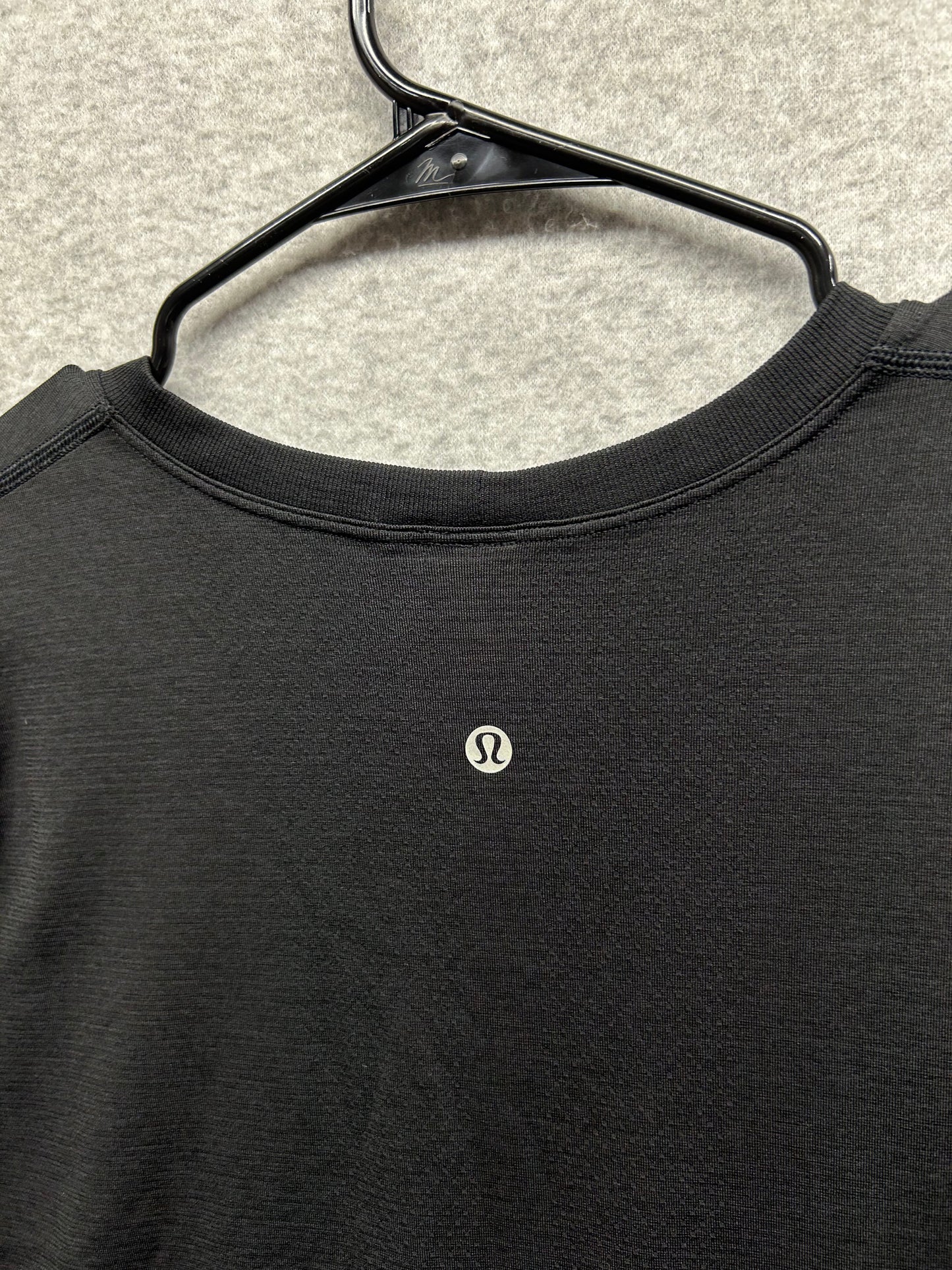 Lululemon Swiftly Tech Relaxed Long Sleeve Crew Size 10 Black