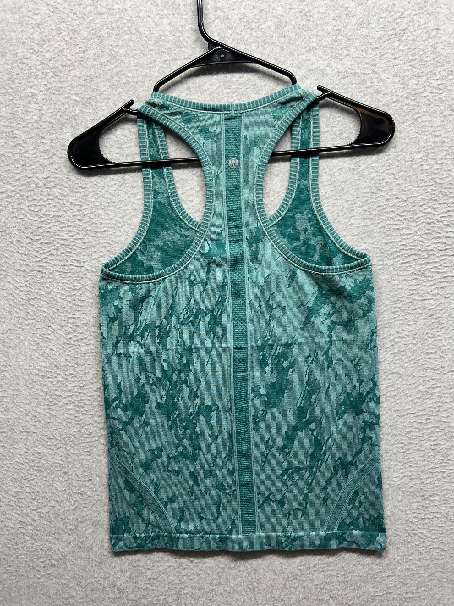 Lululemon Swiftly Racerback Size 6 Teal Green Camo