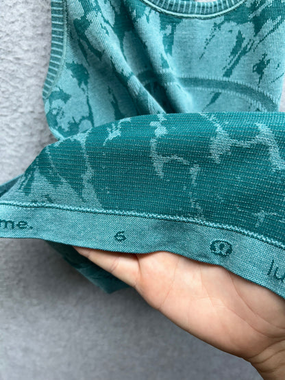 Lululemon Swiftly Racerback Size 6 Teal Green Camo