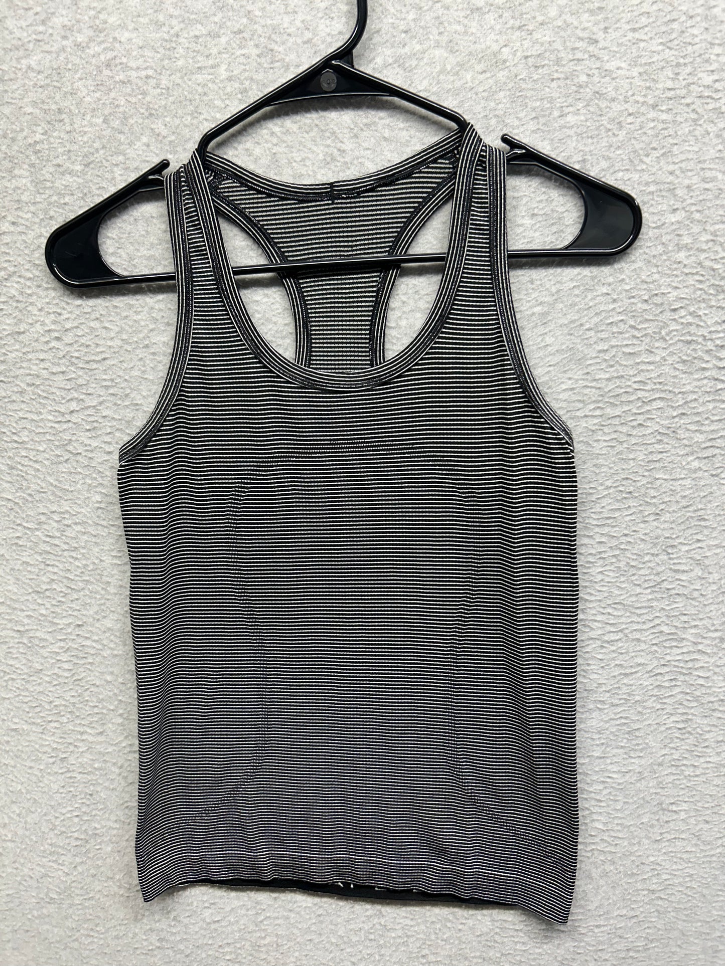 Lululemon Swiftly Tech Racerback Size 6 Black | White Stripe