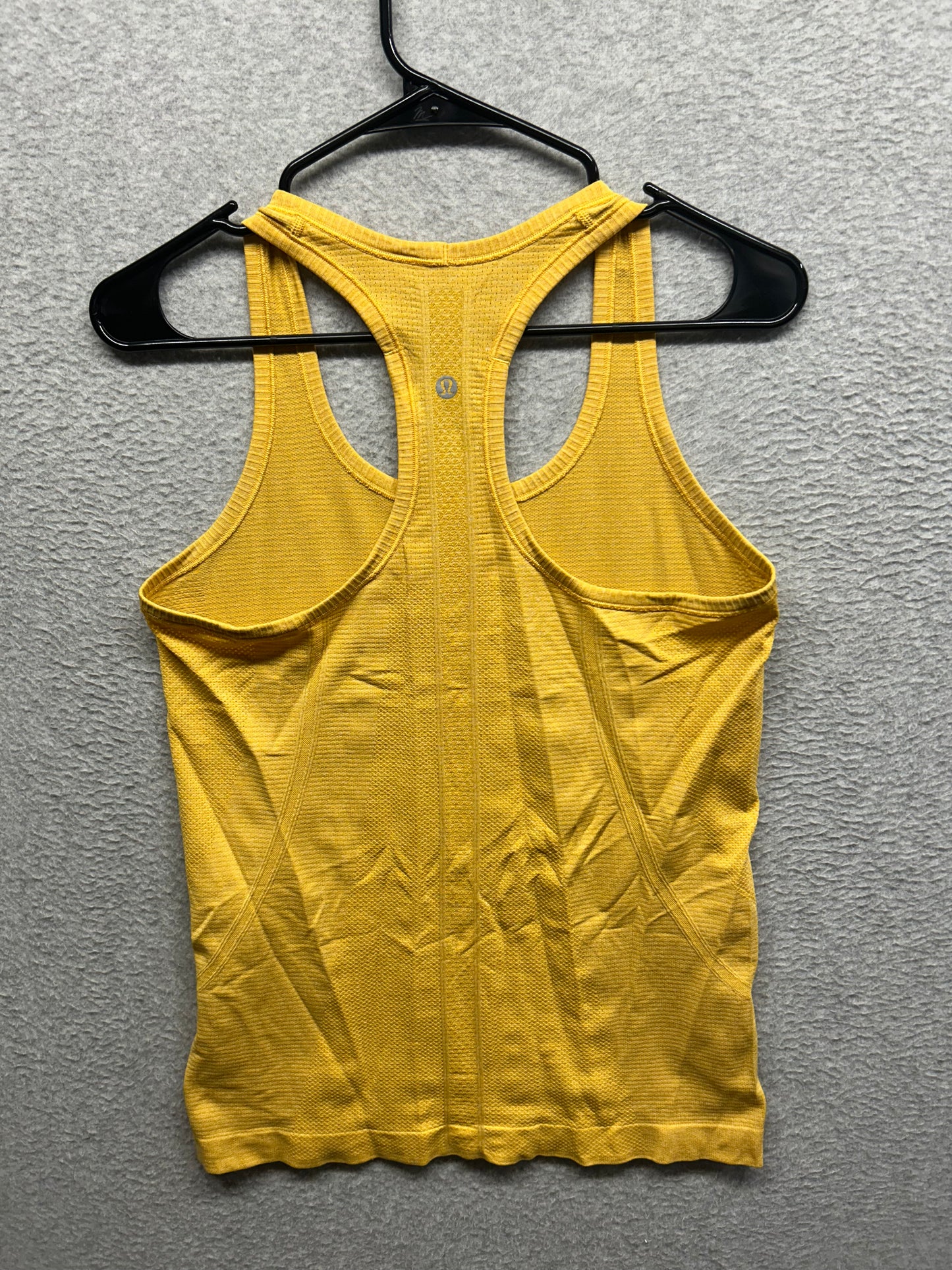 Lululemon Swiftly Tech Racerback Size 8 Honeycomb