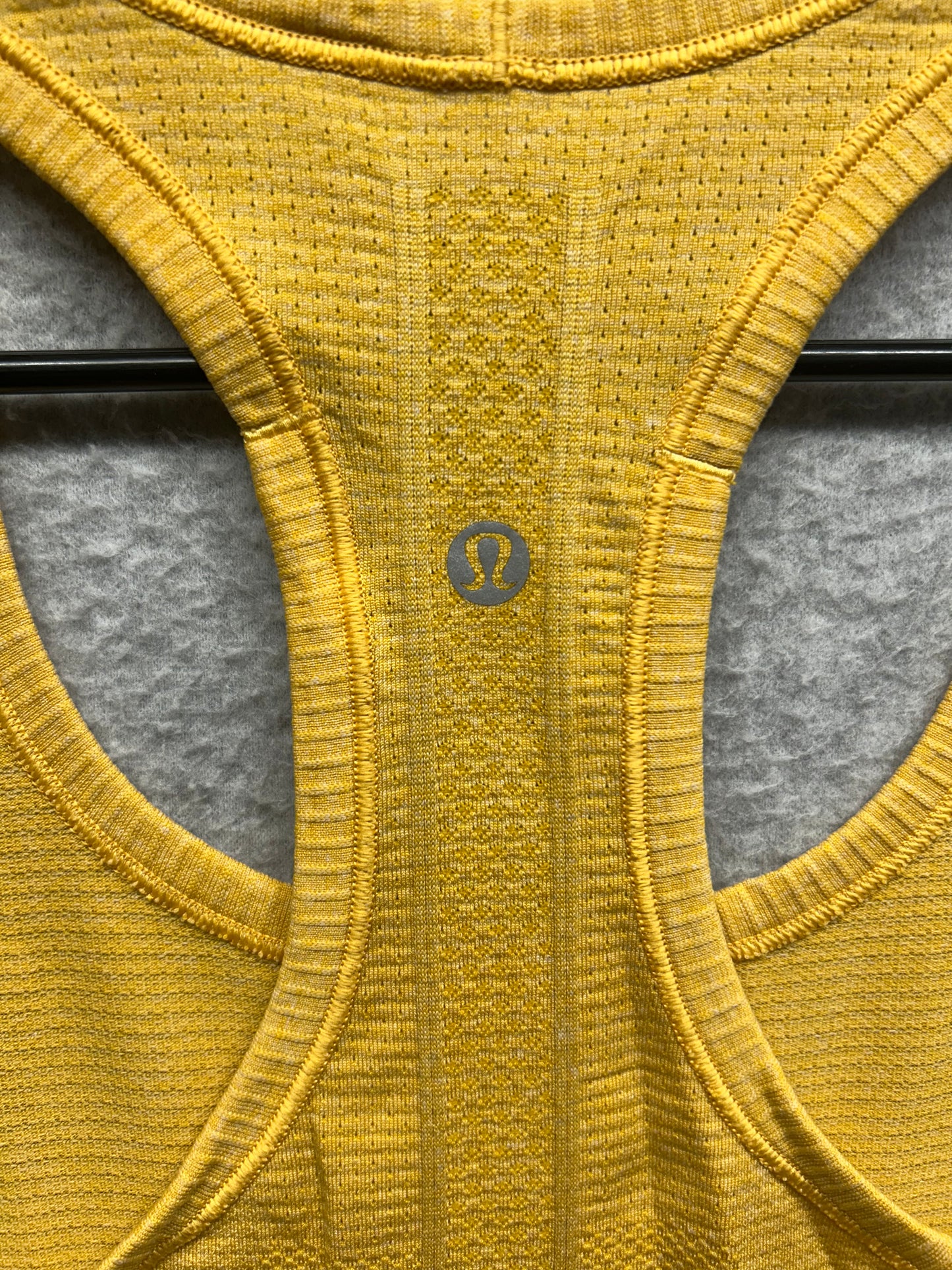 Lululemon Swiftly Tech Racerback Size 8 Honeycomb