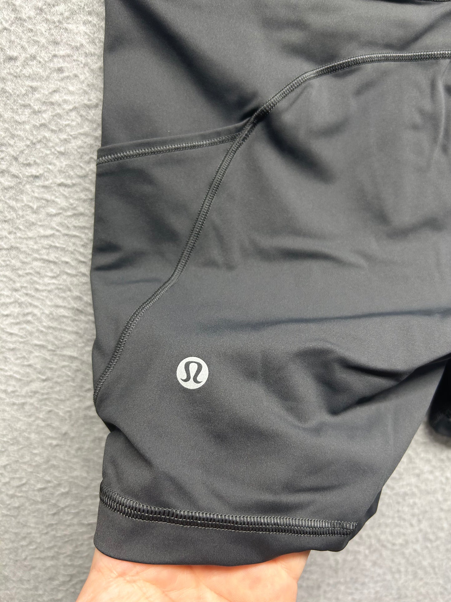 Lululemon Fast and Free Short 6" Size 8 Graphite Grey