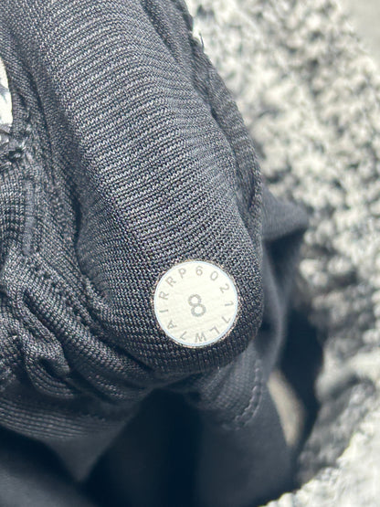 Lululemon Hotty Hot Short II 2.5" Size 8 Ditsy Daisy White Black