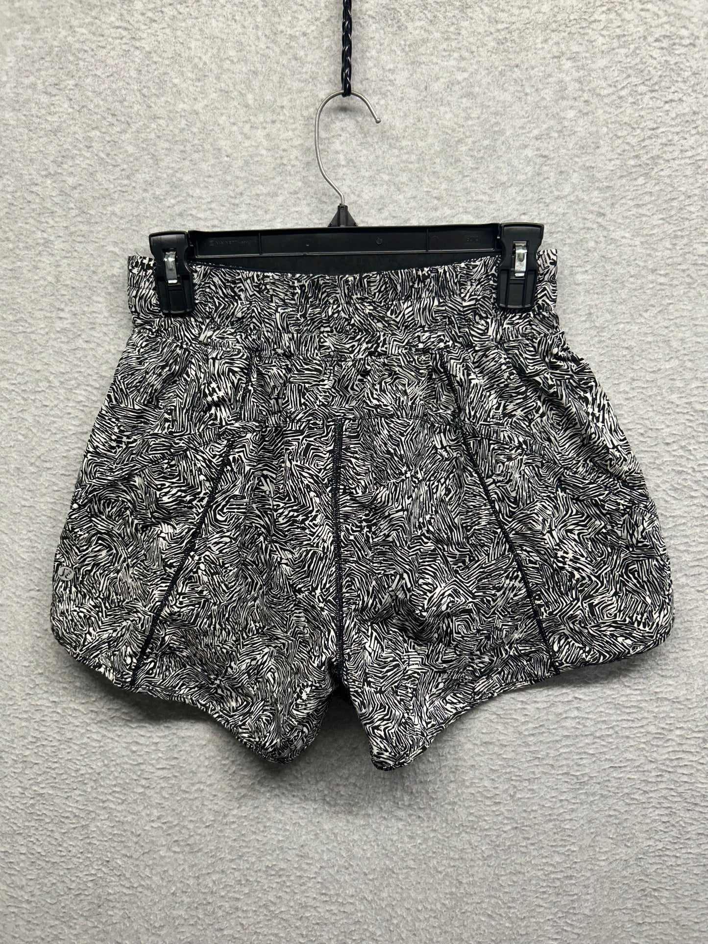 Lululemon Track That Lined Short 5" Size 8 Offbeat Alpine White Black