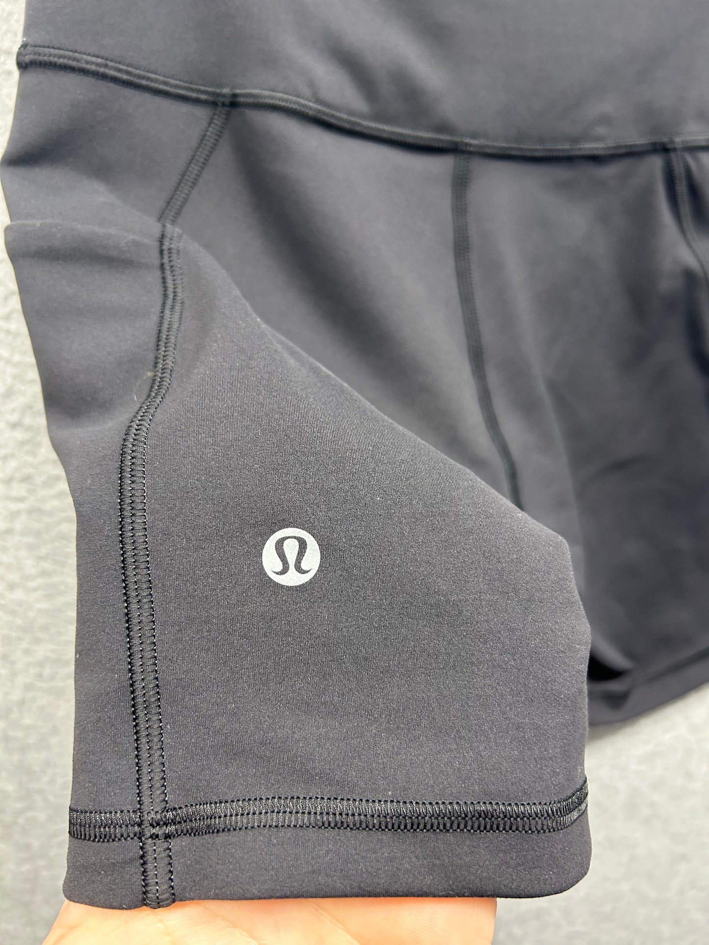 Lululemon Wunder Train High-Rise Short with Pockets 6" Size 8 Black