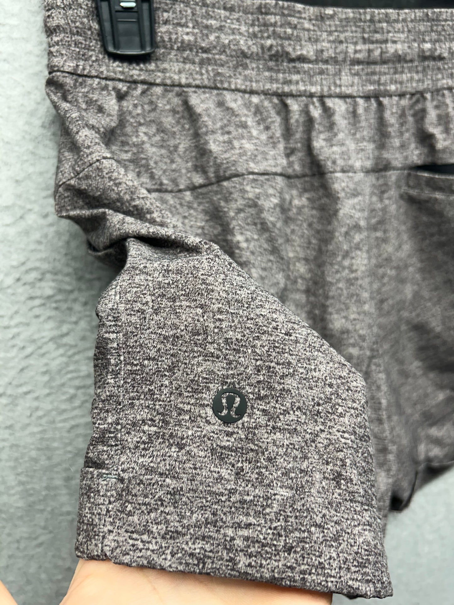 Lululemon Spring Break Away Short II 3" Size 6 Heather Lux Multi Black