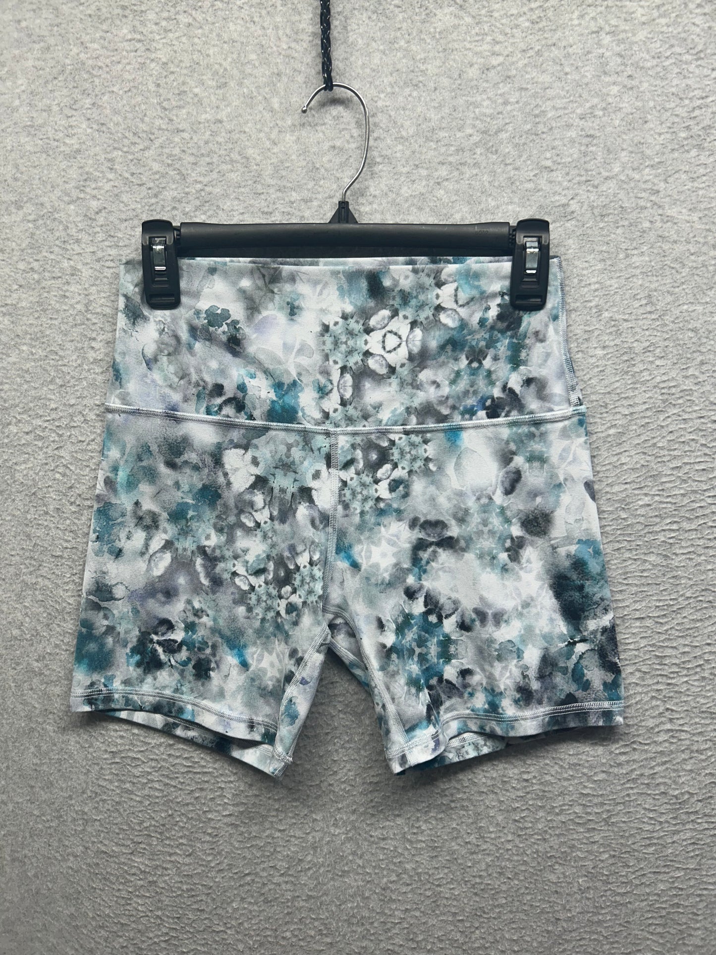 Lululemon Align Short 6" Size 8 Kaleidofloral Multi