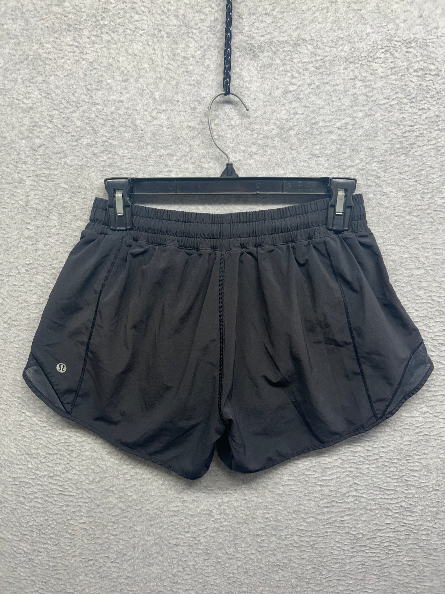 Lululemon Hotty Hot Short II Long 4" Size 8 Black