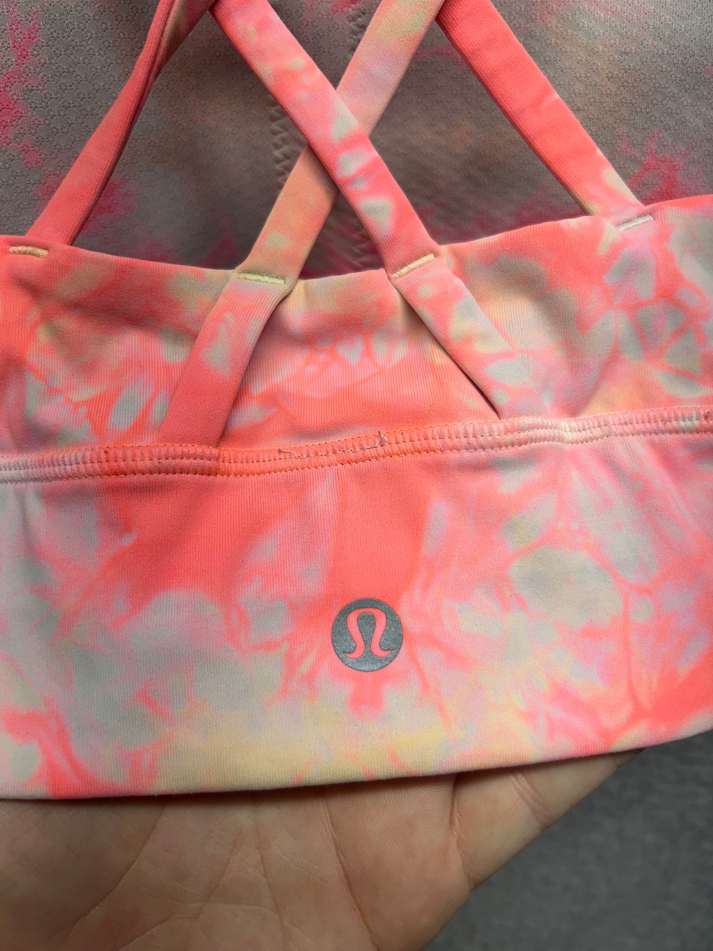 Lululemon Energy Bra High Neck Long Line Shibori Medium Support B-D Size 4 Dual Shibori White Grapefruit Florid Orange