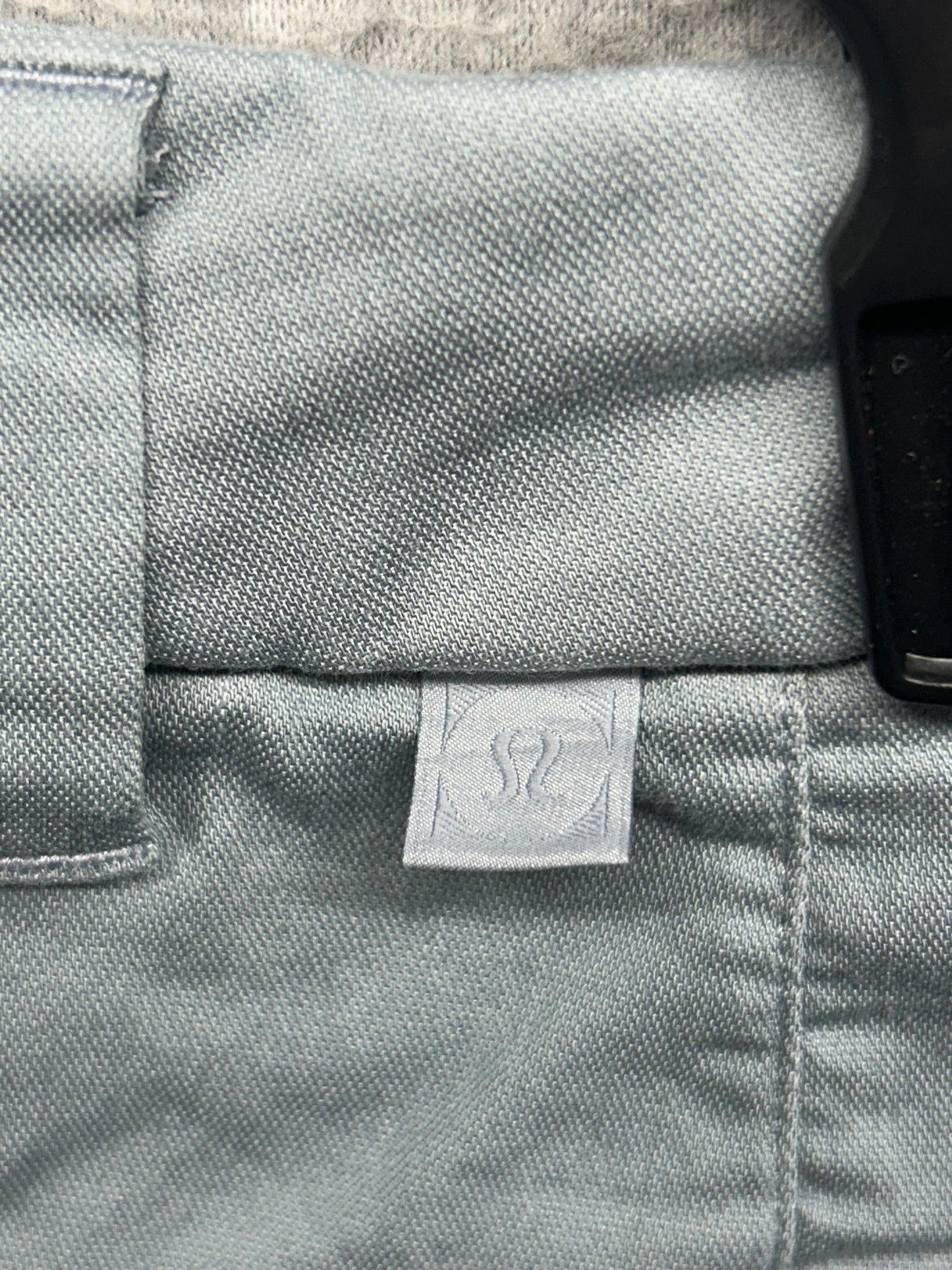 Lululemon Commission Short Qwick Oxford 8" Size 34 Oasis Blue