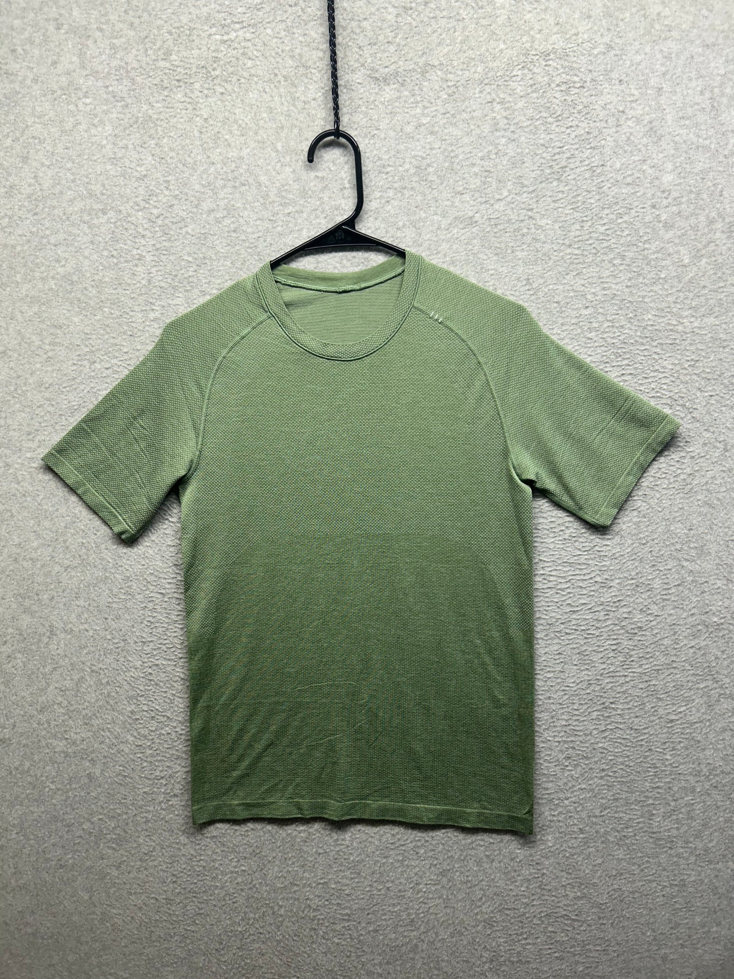Lululemon Metal Vent Tech Short Sleeve Size XS Green