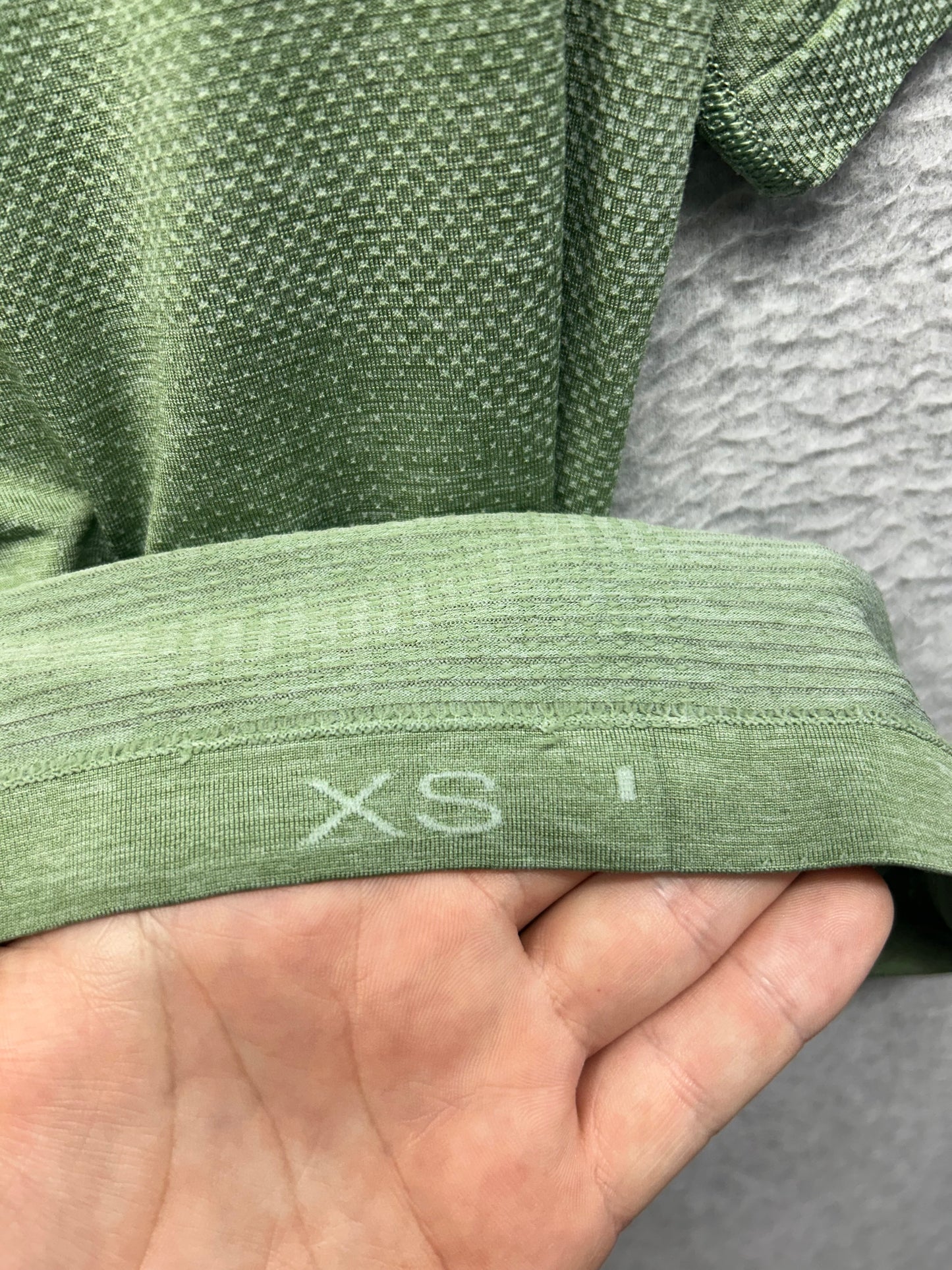 Lululemon Metal Vent Tech Short Sleeve Size XS Green