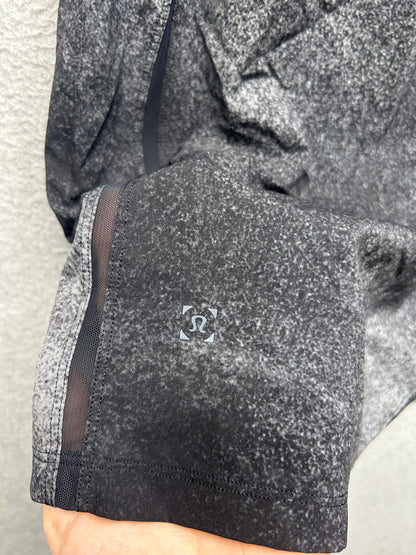Lululemon Pace Breaker Out Of Mind Liner 9" Size Small Ocean Spray Ice Grey Black