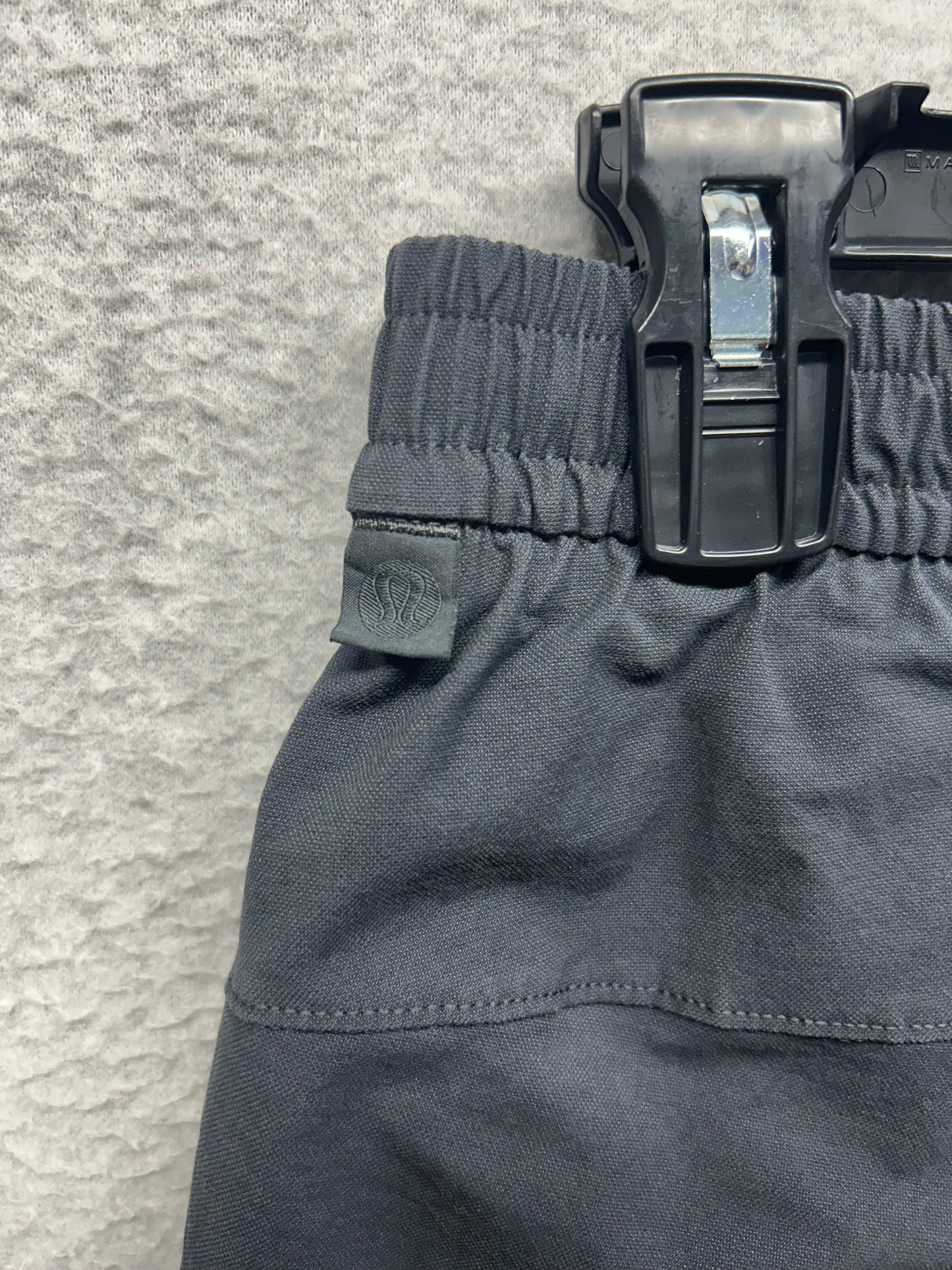 Lululemon Bowline Versatwill Shorts Size Small (Square) Dark Gray