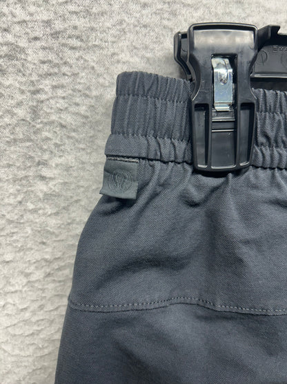 Lululemon Bowline Versatwill Shorts Size Small (Square) Dark Gray
