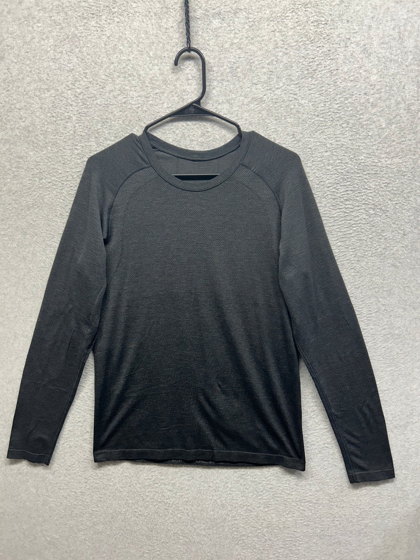 Lululemon Metal Vent Tech Long Sleeve Size Small Black