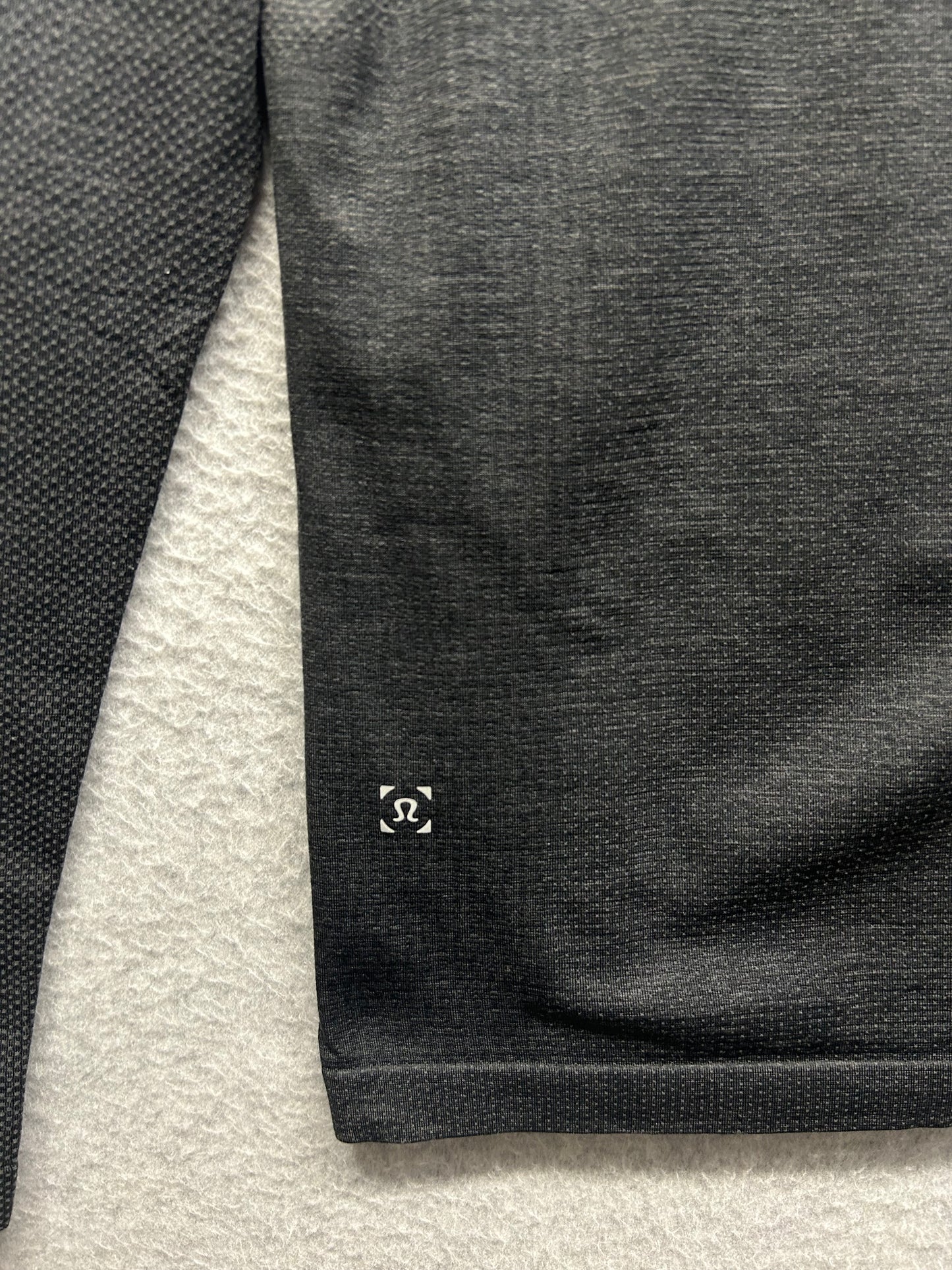 Lululemon Metal Vent Tech Long Sleeve Size Small Black