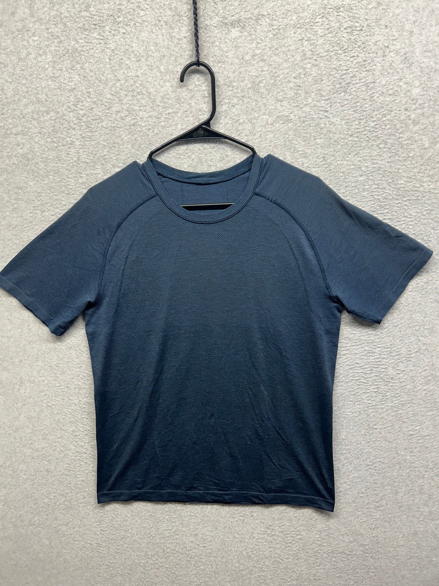 Lululemon Metal Vent Tech Short Sleeve 2.0 Size Medium True Navy