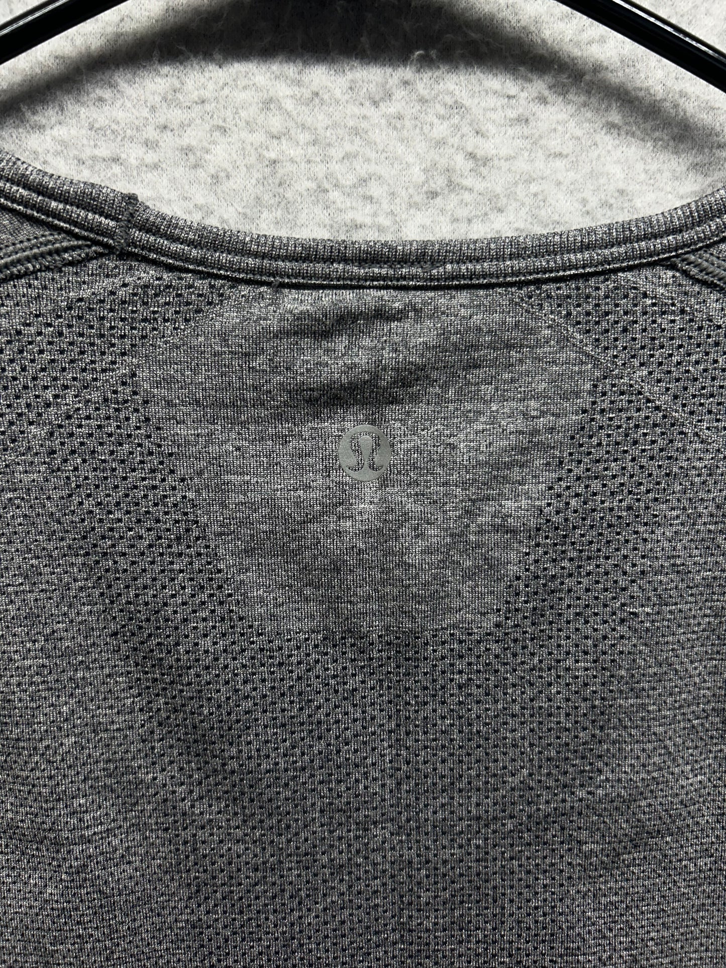 Lululemon Metal Vent Tech Tank Size Medium Raceway Grey