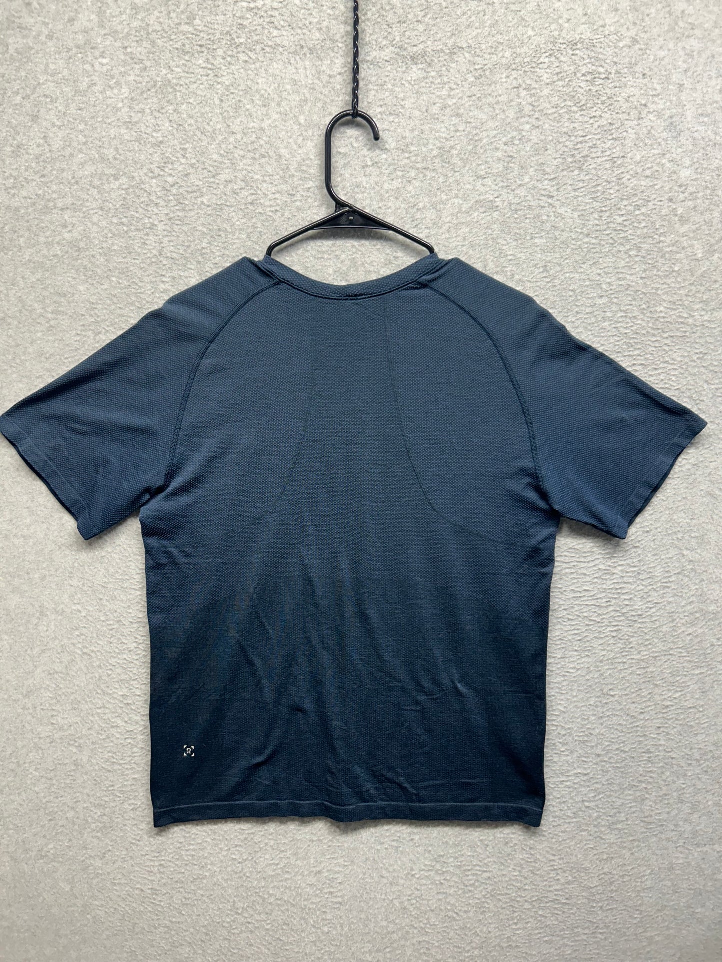 Lululemon Metal Vent Tech Short Sleeve 2.0 Size Medium True Navy