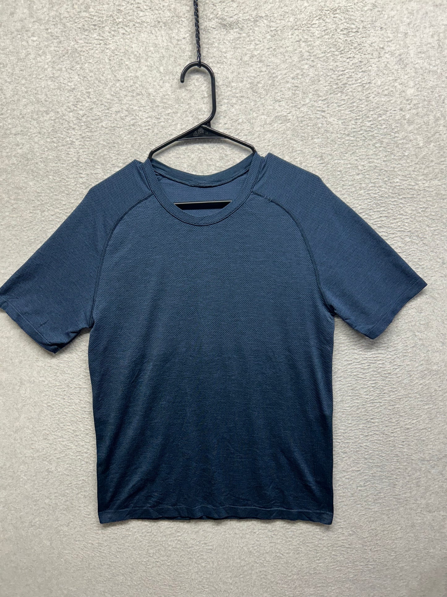 Lululemon Metal Vent Tech Short Sleeve 2.0 Size Medium True Navy