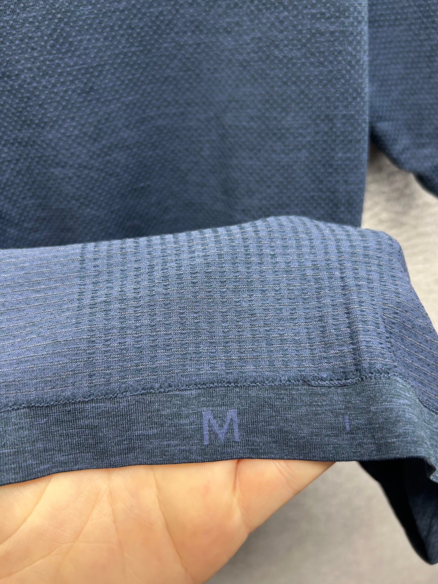 Lululemon Metal Vent Tech Short Sleeve 2.0 Size Medium True Navy